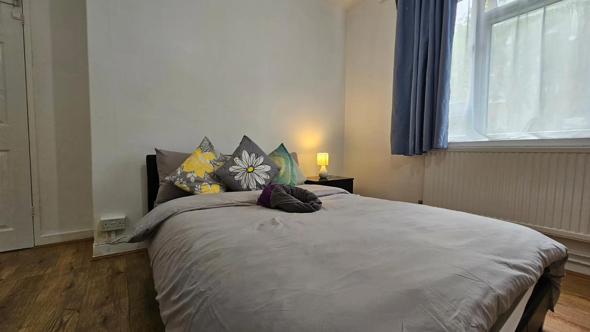 Globe Rooms London Guest house
